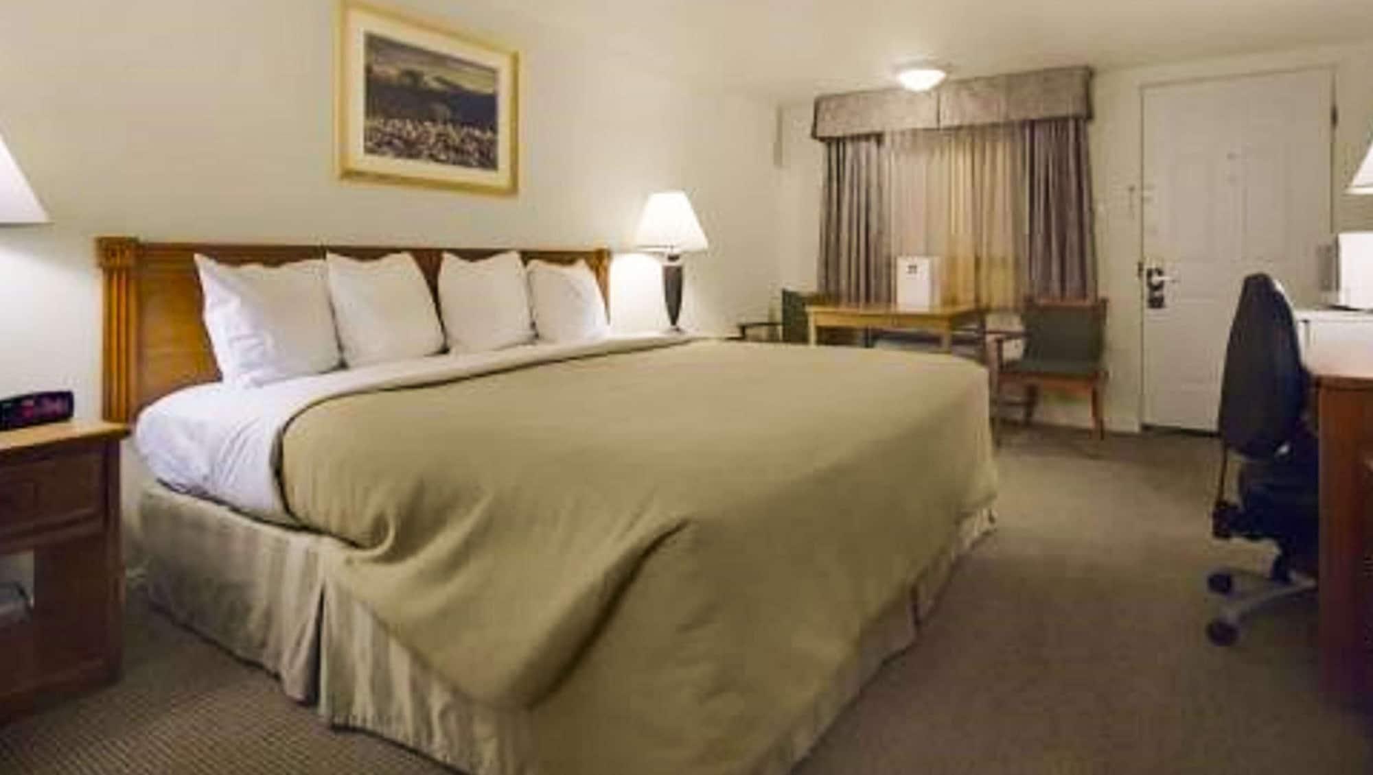 Magnuson Hotel Park Vue Эли Экстерьер фото