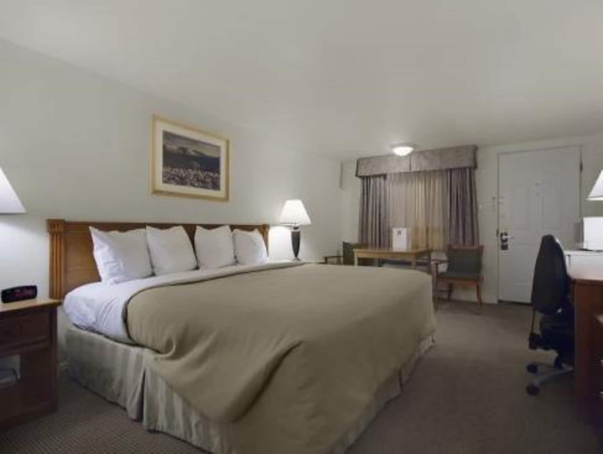 Magnuson Hotel Park Vue Эли Экстерьер фото